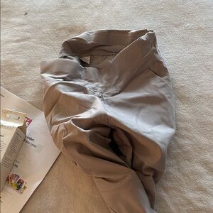 Small Capri pants cool grey small